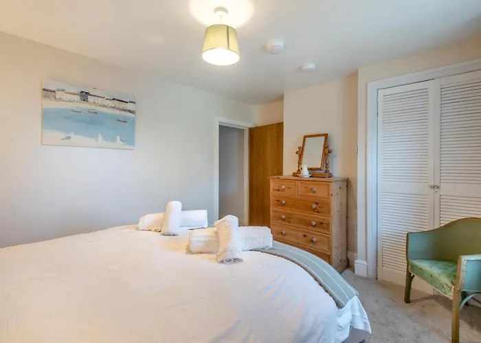 2 Bed In Oc-i30743 *